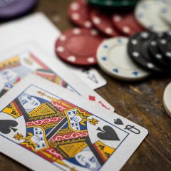 Reasons why you will love playing gambling games in online casinos